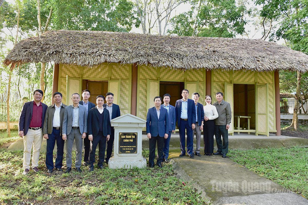 Đoàn đại biểu Thanh tra Chính phủ tại Khu di tích lịch sử Chính phủ